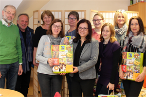 Anfang März 2020 überreichte der FAIRTRADE-Arbeitskreis Braunau den Leiterinnen der Kindergärten und des Schülerhorts FAIRTRADE-Pakete.